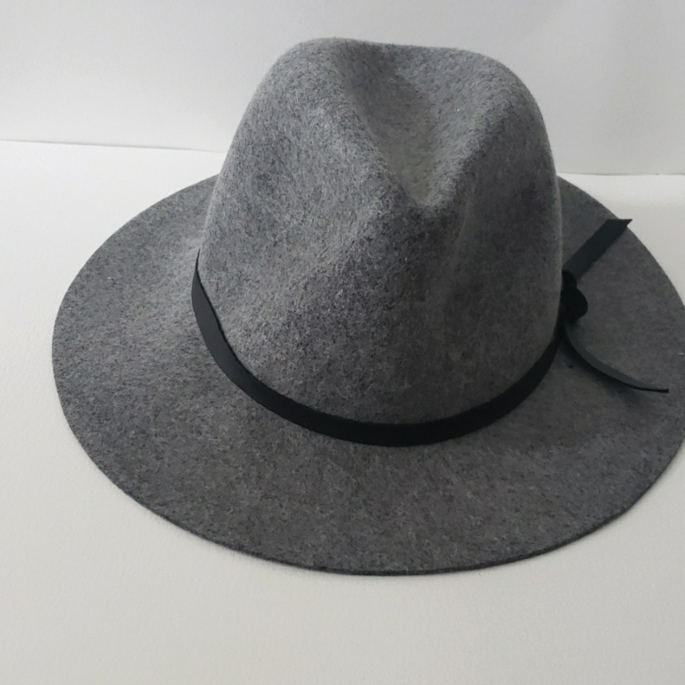 NWT Ann Taylor Gray and black Fedora cute Bow Hat